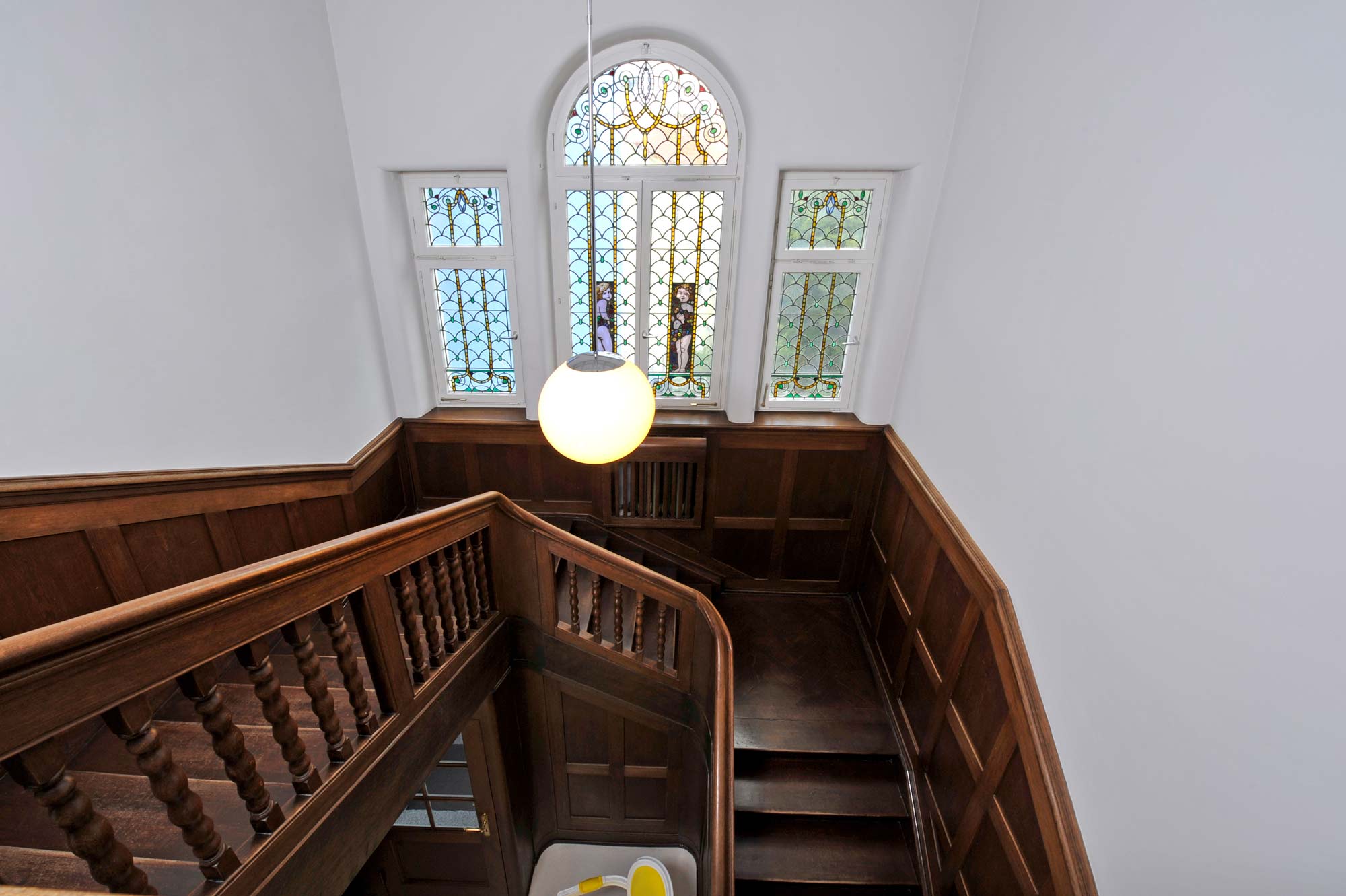  Meller_Zahngesundheit_Zahnarzt_Waiblingen_Treppenhaus_Bearbeitet-9693.jpg